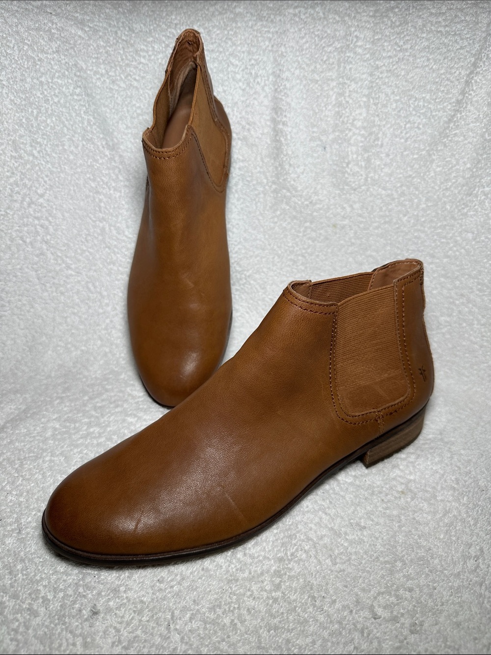 Frye Women's Mallory Chelsea Cognac leather ankle boots 10M
